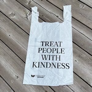 harry styles live on tour ‘treat people with kindness’ plastic bag
